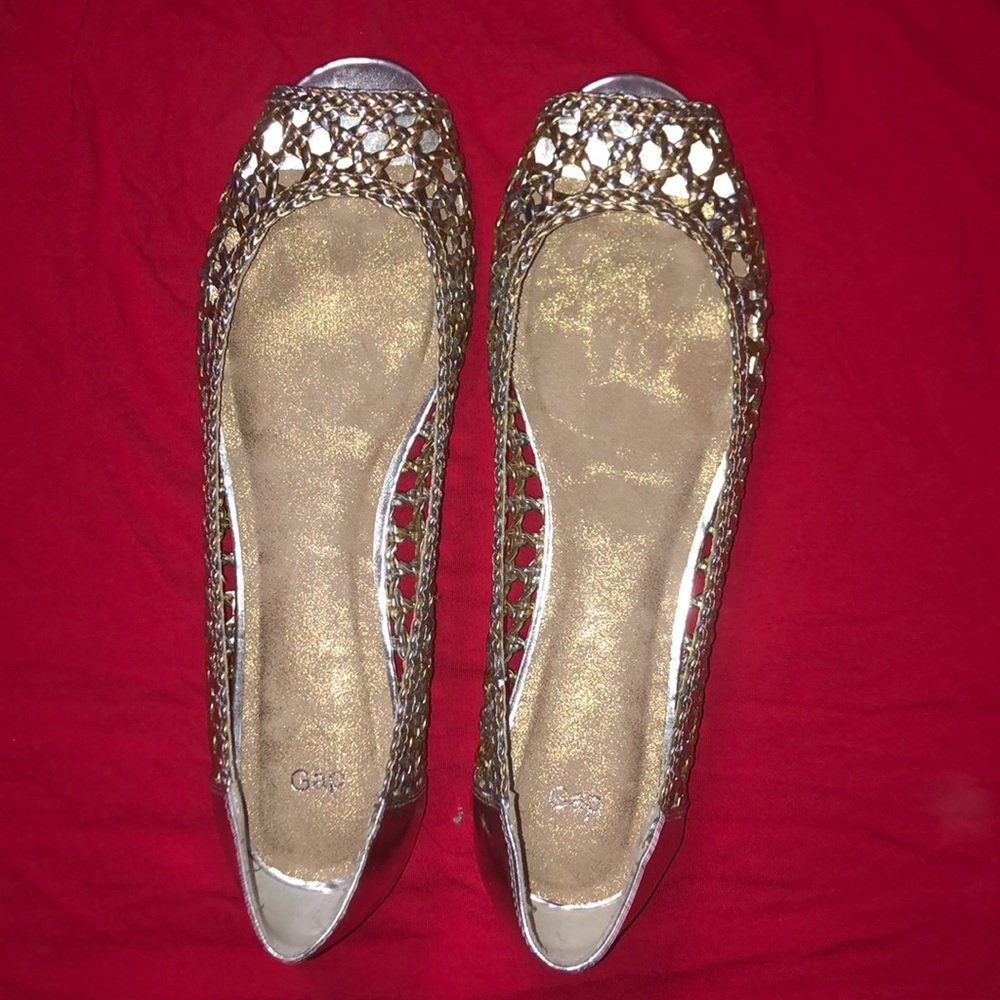 GAP Metallic peep toe sandals